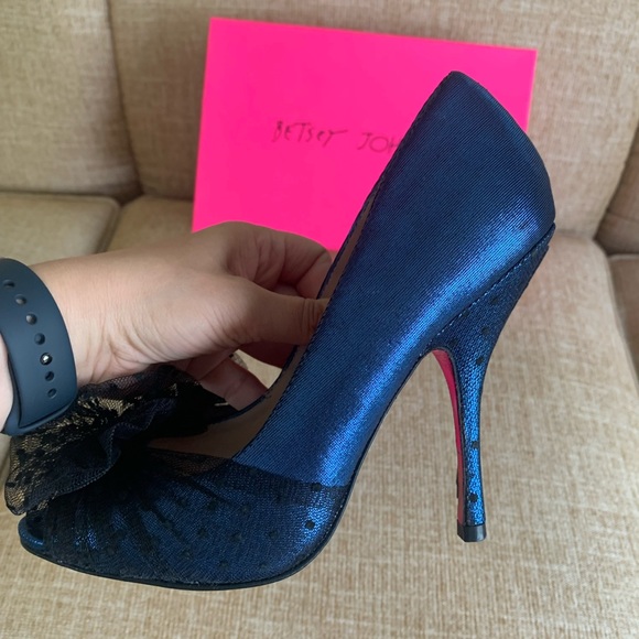 Betsey Johnson Blue Fabric Heel Size 8 - Picture 5 of 7